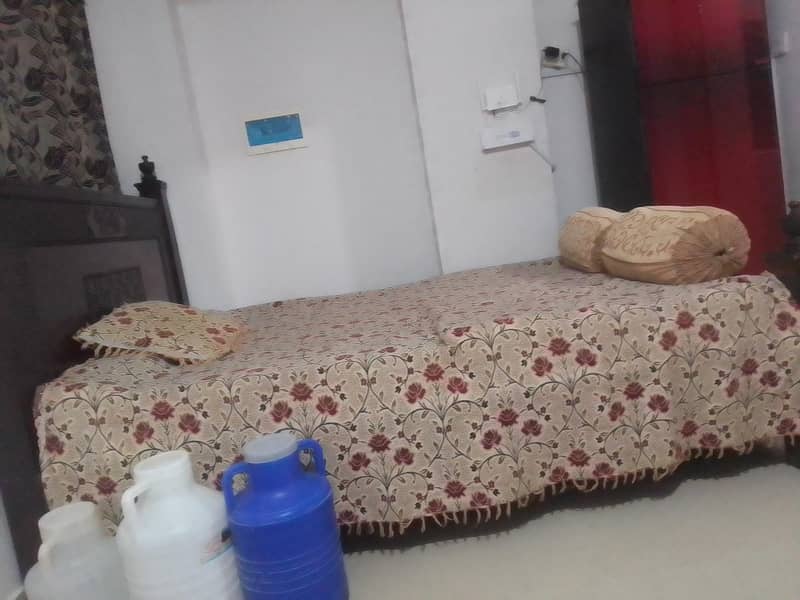 Queen bed 1