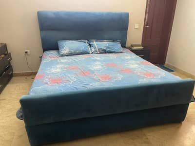 king size bed with dressing, mattress