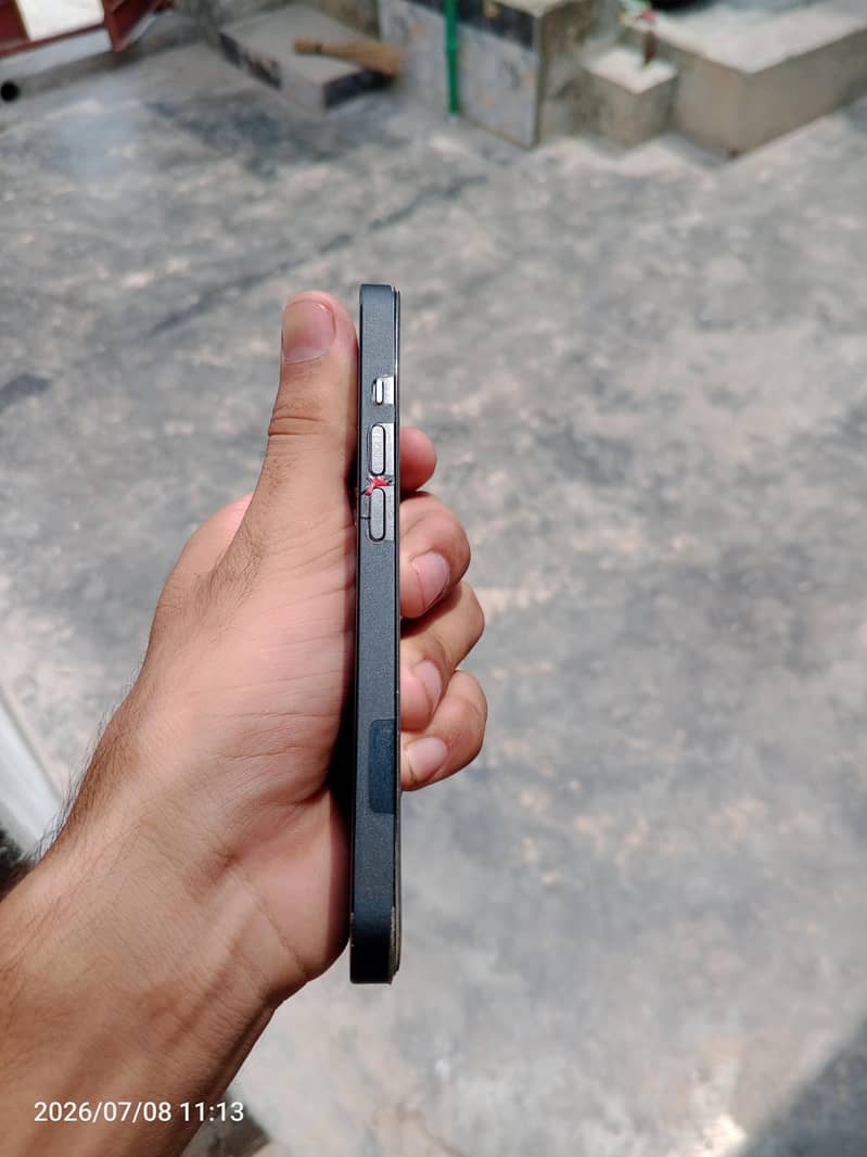 Apple iPhone 14 4