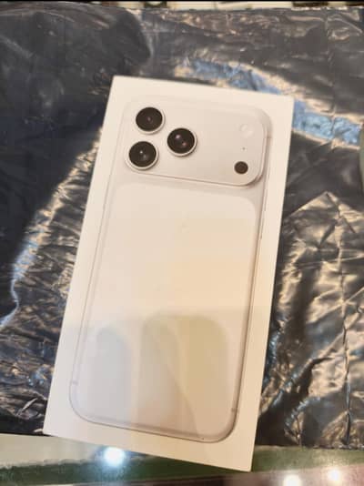 Apple iPhone 17 Pro Max Silver