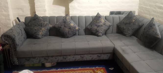 7seet corner sofa very urgent sale