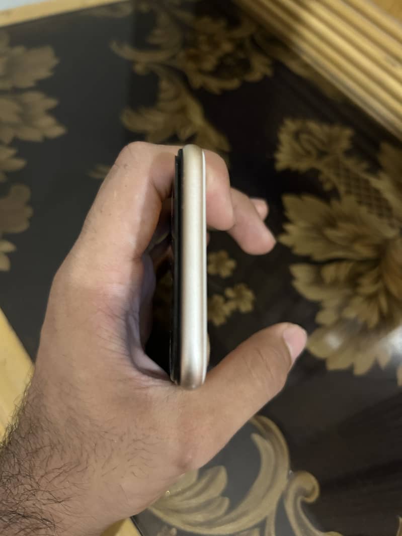 Apple iPhone 7 1