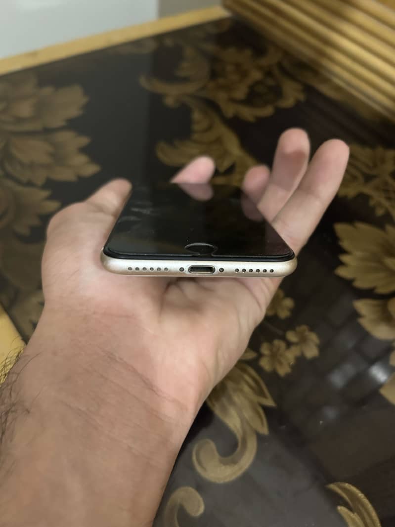 Apple iPhone 7 5