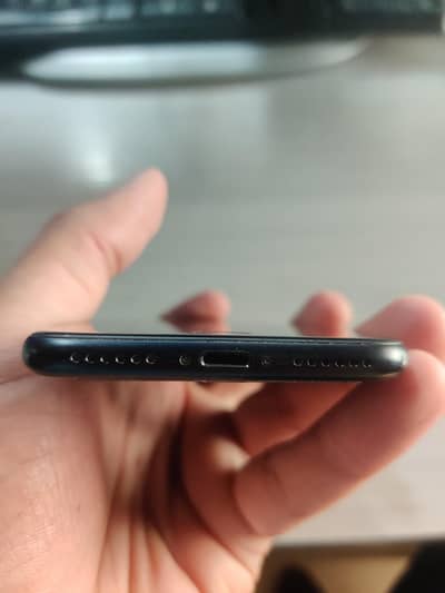 Apple iPhone SE