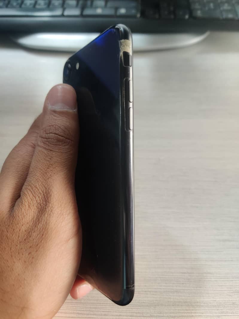 Apple iPhone SE 7