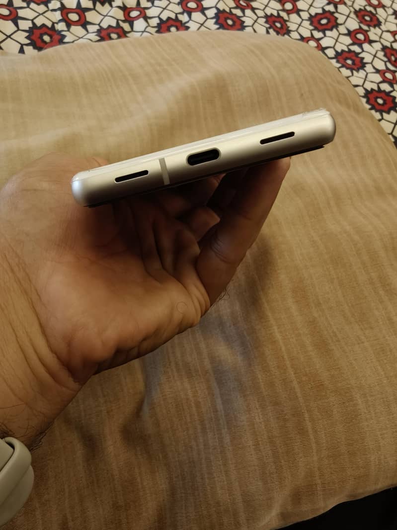 Google Pixel 7a 4