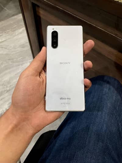 Sony Xperia 5 SO-01M (Docomo Japan) – 6GB RAM / 64GB Storage
