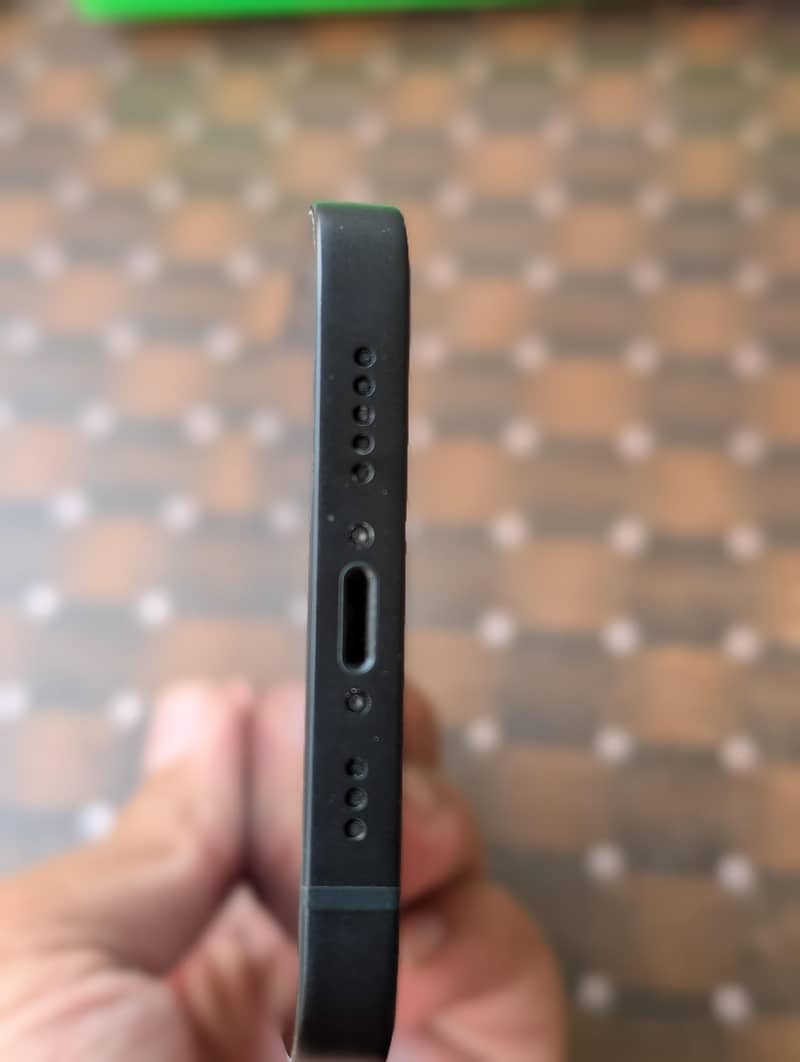 Apple iPhone 13 4