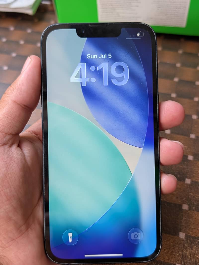 Apple iPhone 13 5