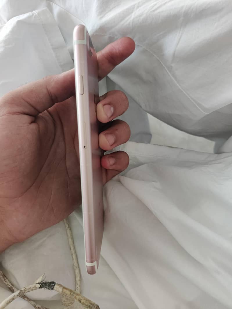 Apple iPhone 7 Plus 1