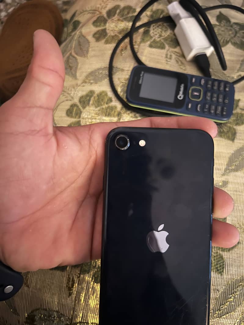 Apple iPhone SE 3