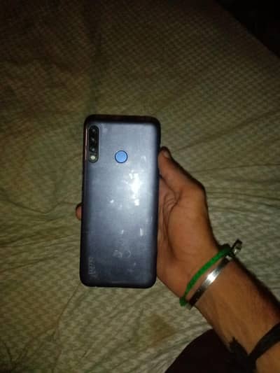 Tecno Spark 4