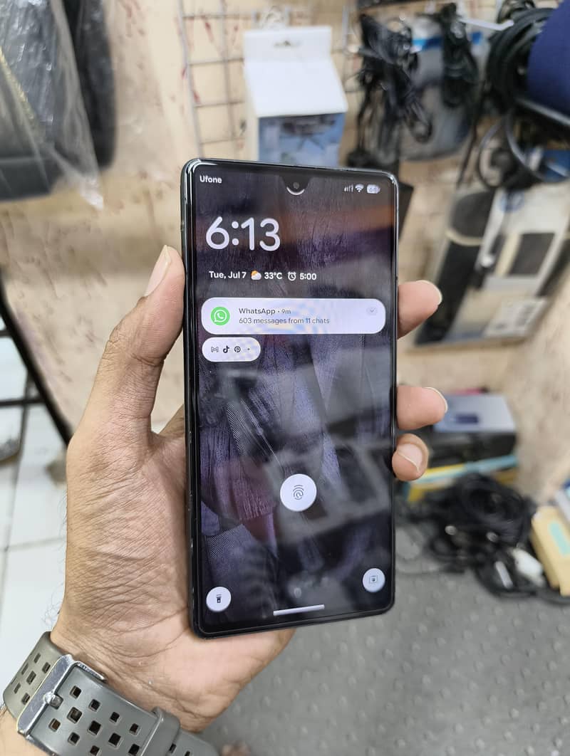 Google Pixel 7 4