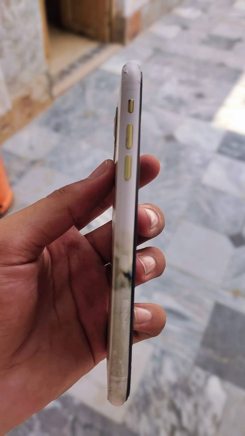 Apple iPhone 11 2