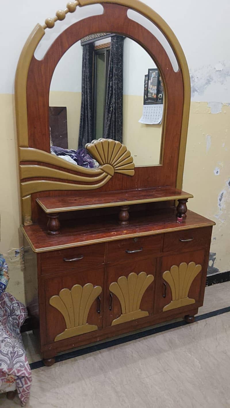 Dressing table 0