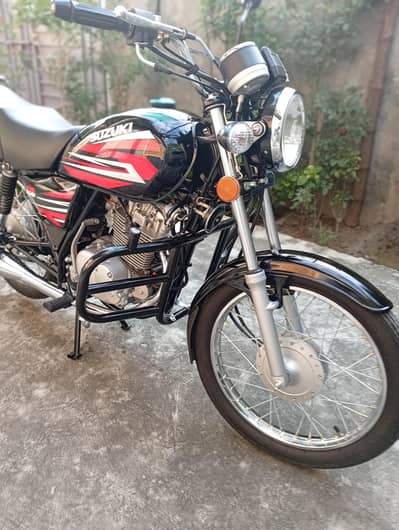 Suzuki Gs 150 Black colour 150cc