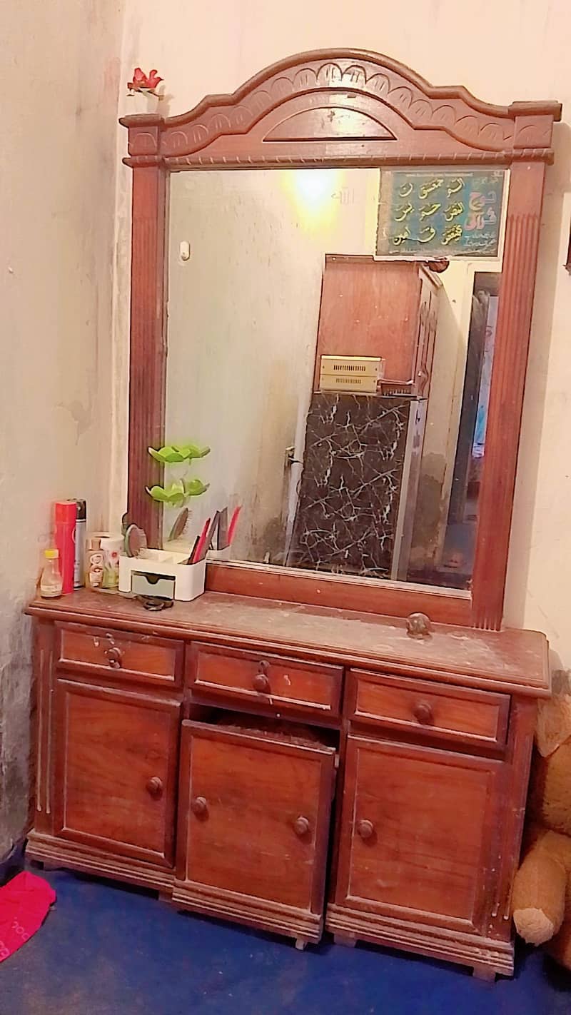 wooden dressing table 1