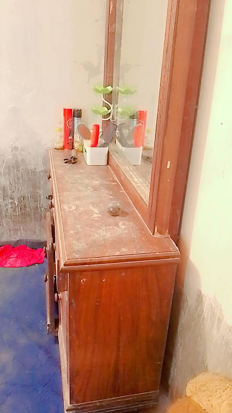 wooden dressing table 4