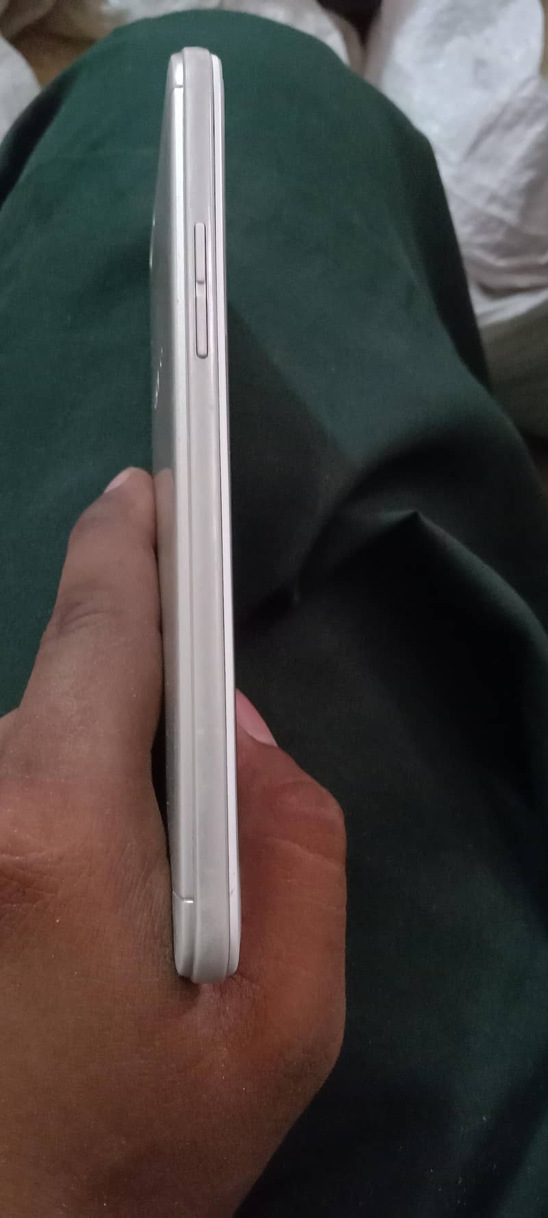 OPPO A57 0