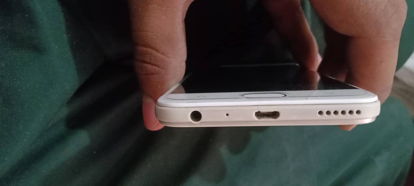 OPPO A57 1