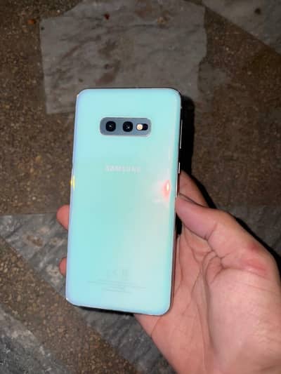 Samsung Mobile S10e