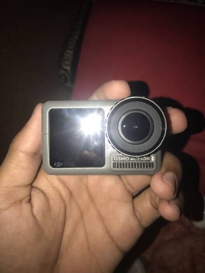 DJI OSMO ACTION 2019 3x Batteries, Charging Hub, External Mic & Cases