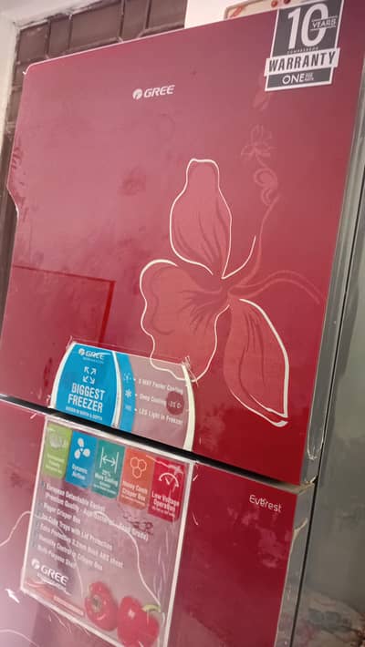 GREE REFRiGERATOR