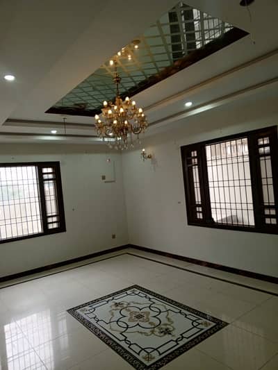 Portion rent 300yd 3 bed d d Ground  Tile floor Gulshan blk 7 Near by KFC BACK 125 DMD Negotiable*Code(16686)*