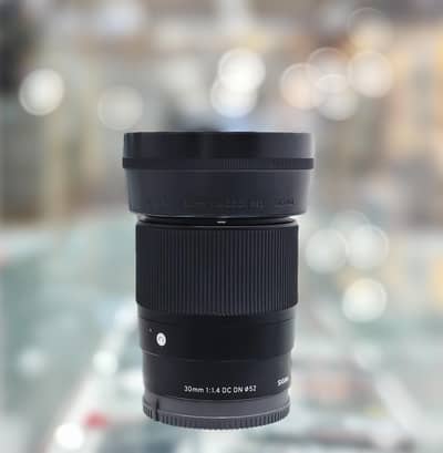 Sigma 30mm F/1.4 DC DN lens for Sony E-mount (HnB digital)