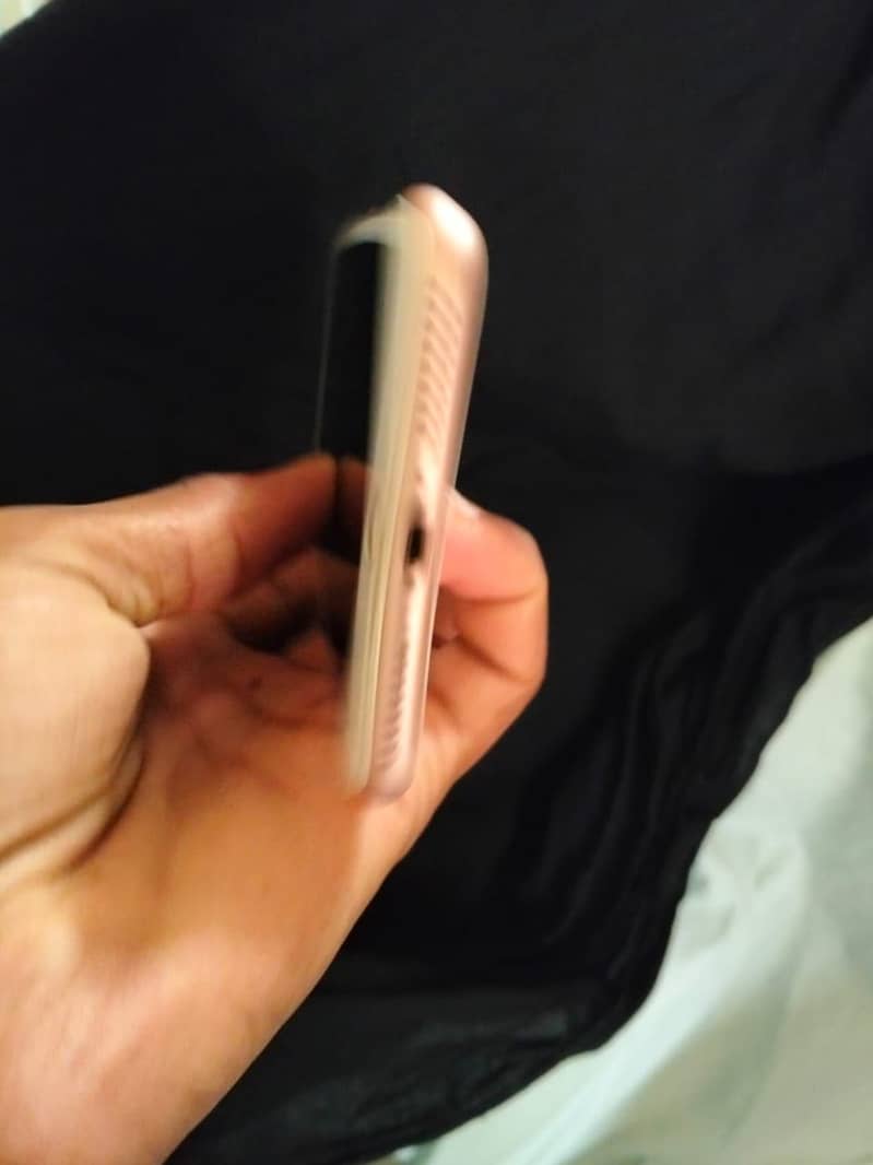 Apple iPhone 8 Plus 0