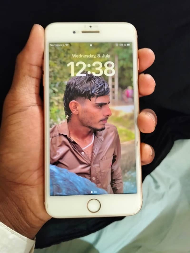 Apple iPhone 8 Plus 2