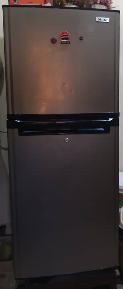 Used Refrigerator in Excellent Condition – Home Use – Urgent Sale