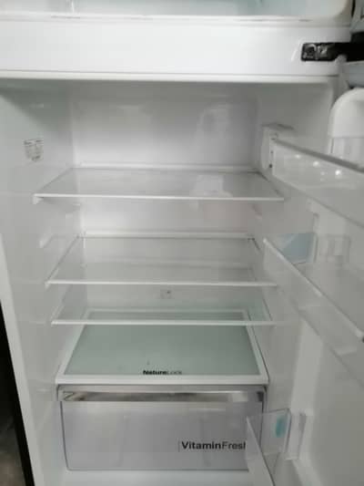 Dawlance refrigerator Medium Size