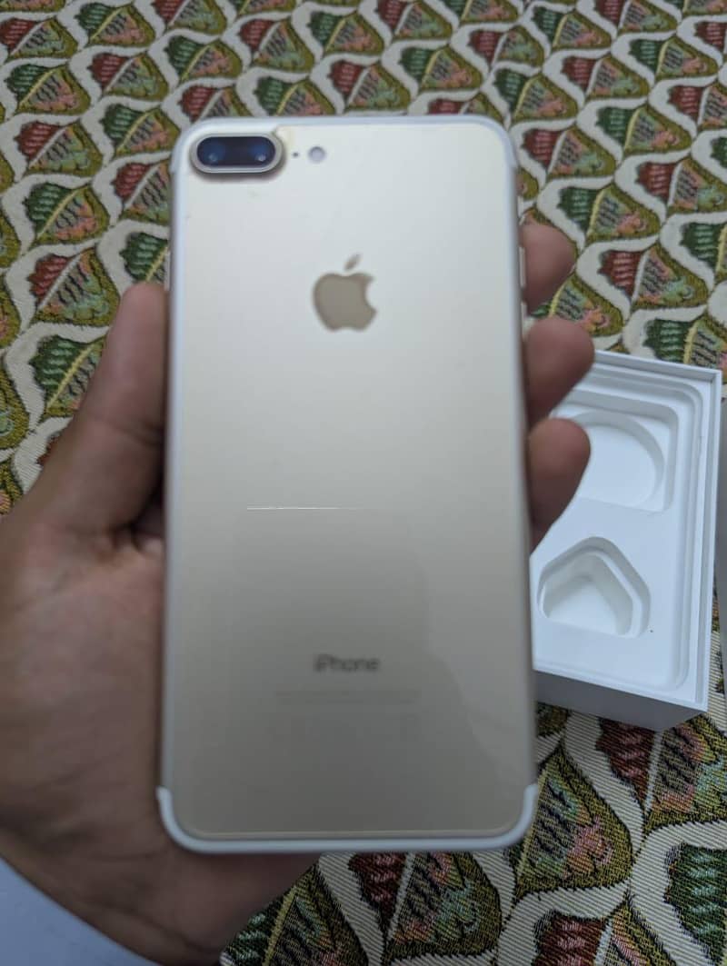 Apple iPhone 7 Plus 0