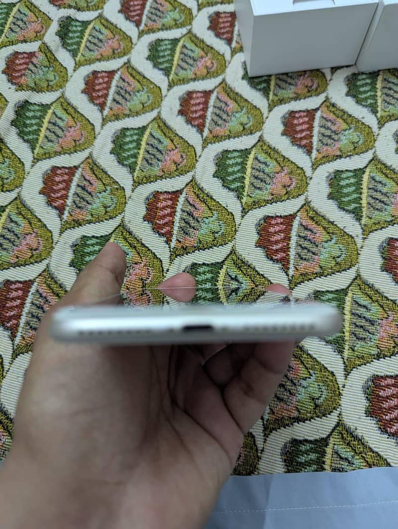 Apple iPhone 7 Plus 3