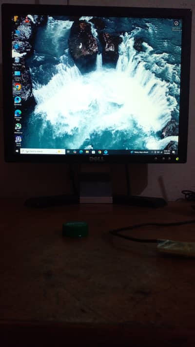 Monitor 75 hertz 17 inch VGA supported