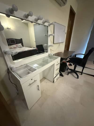 Vanity/makeup table for sale