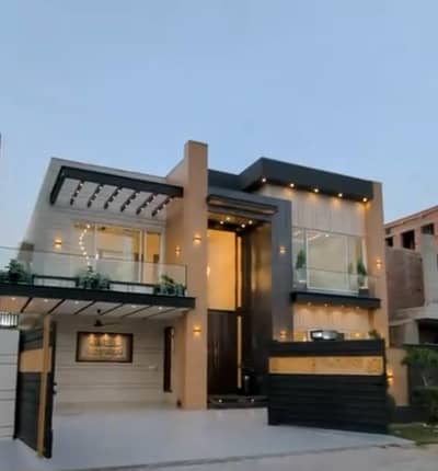 1 Kanal Like New Builder Location House For Sale In Bahria Town Lahore.