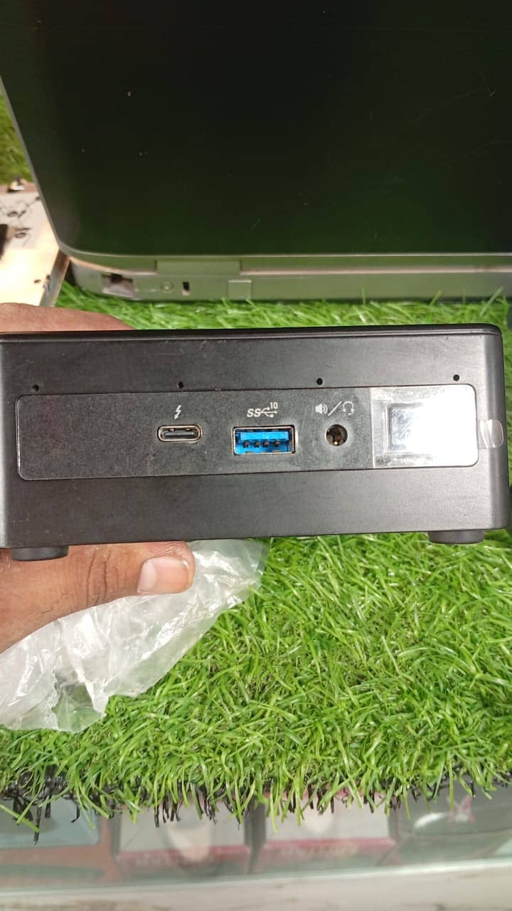 Intel NUC I3 1