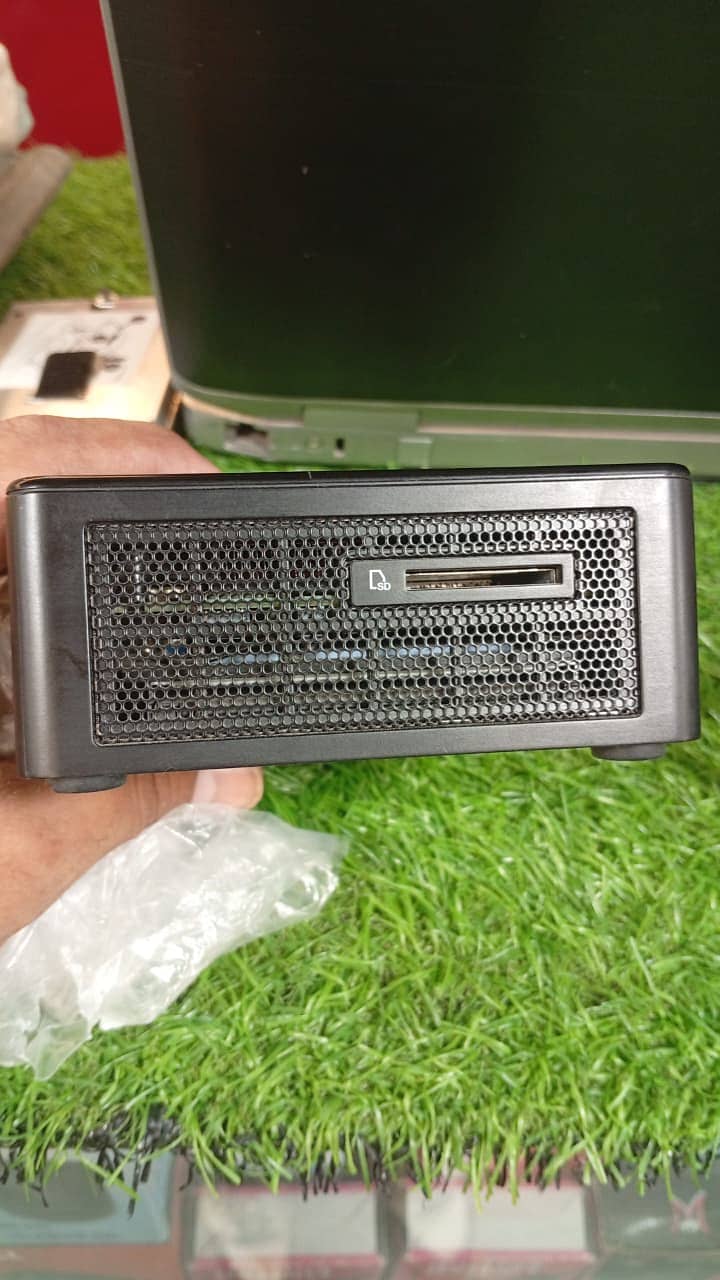 Intel NUC I3 2
