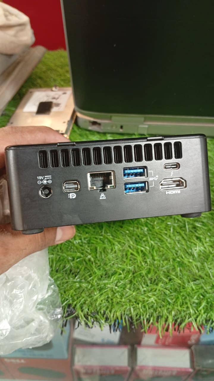 Intel NUC I3 3