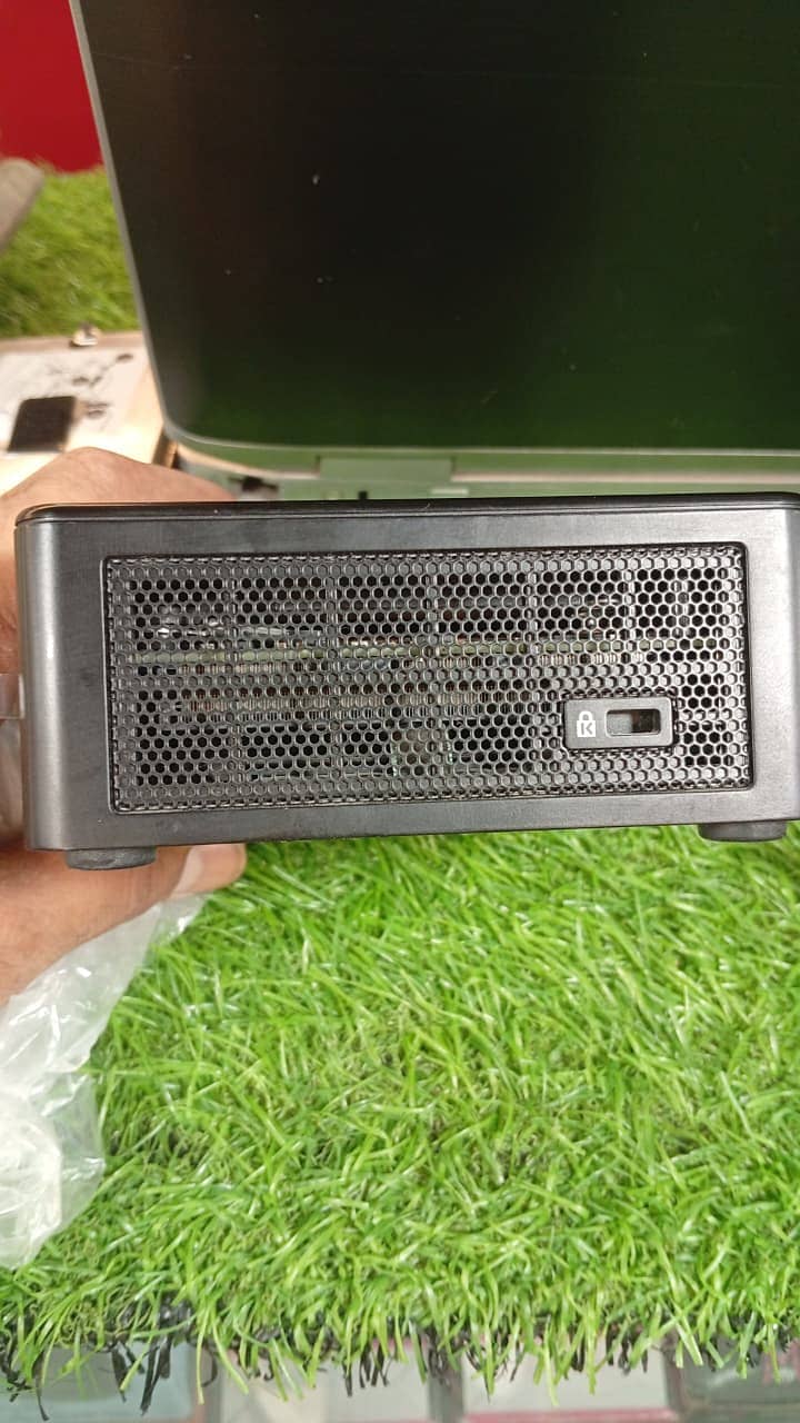 Intel NUC I3 4