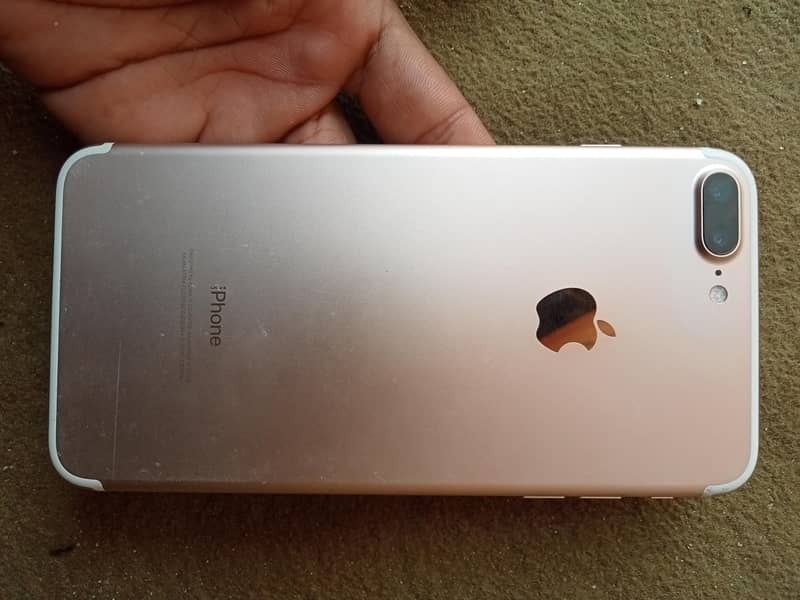 Apple iPhone 7 Plus 1