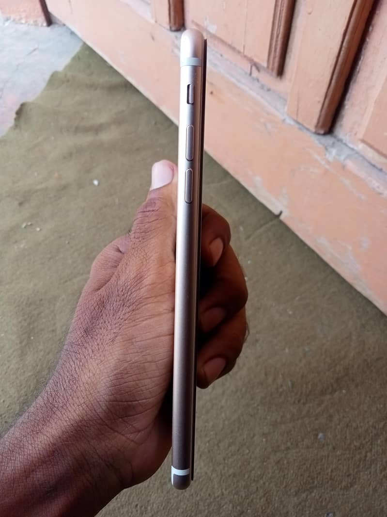 Apple iPhone 7 Plus 3