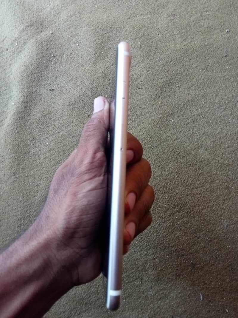 Apple iPhone 7 Plus 4
