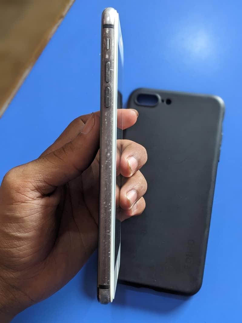 Apple iPhone 8 Plus 2