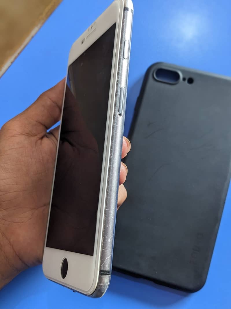 Apple iPhone 8 Plus 3