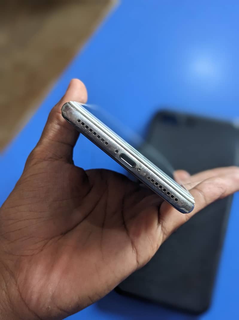 Apple iPhone 8 Plus 4