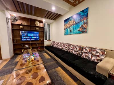 Per day apartment available luxury Furnished on f11