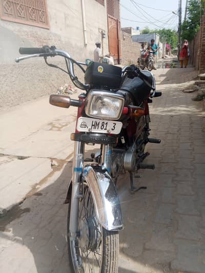 Bike 22 model hai later copy ok hai lash condition hai 03047621920